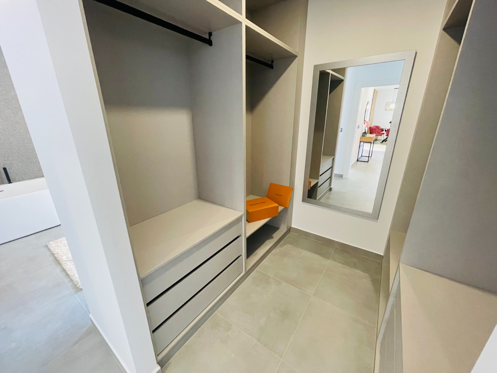 Villa à Torrevieja, Alicante, Espagne 5 chambres, 368 m2 No. 188619