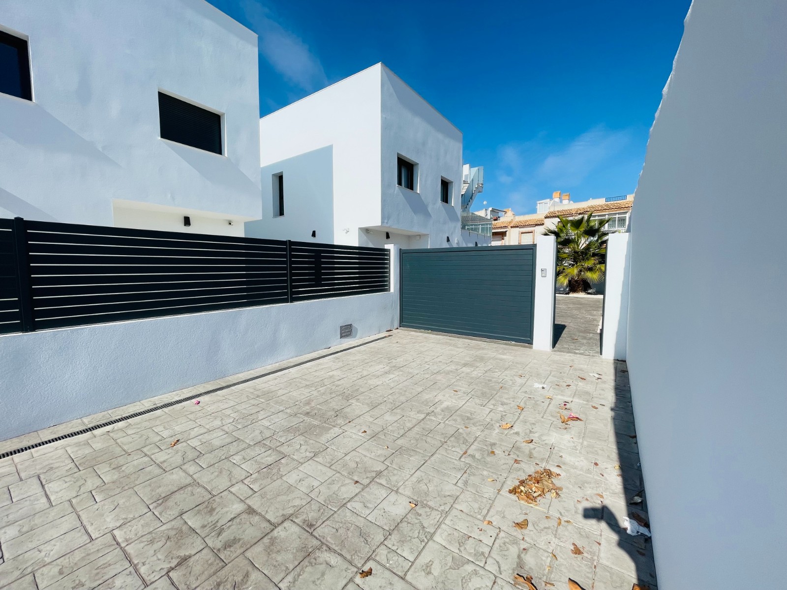 Villa à Torrevieja, Alicante, Espagne 5 chambres, 368 m2 No. 188619