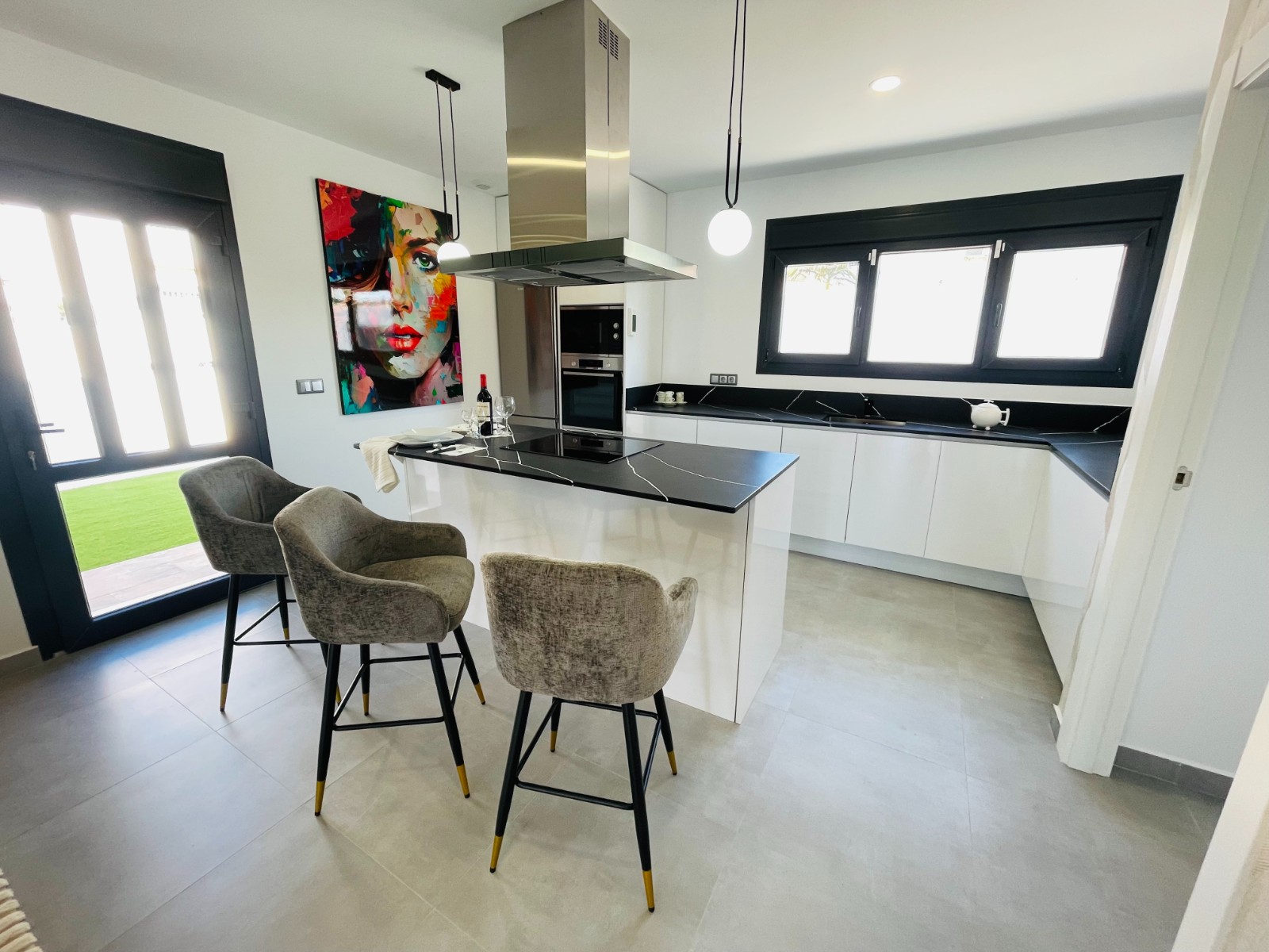 Villa à Torrevieja, Alicante, Espagne 5 chambres, 368 m2 No. 188619