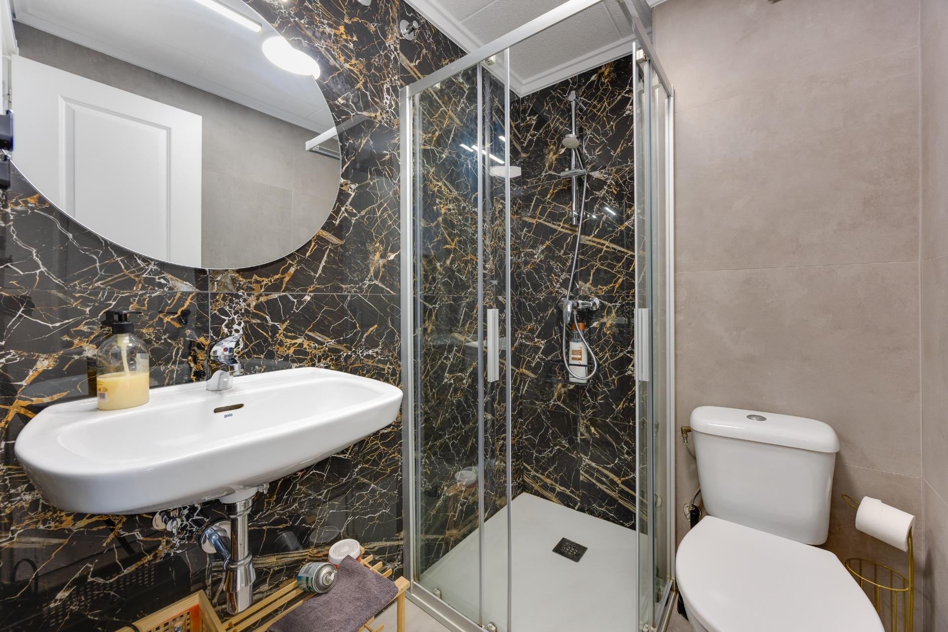 Apartment à Torrevieja, Alicante, Espagne 26 m2 No. 195641