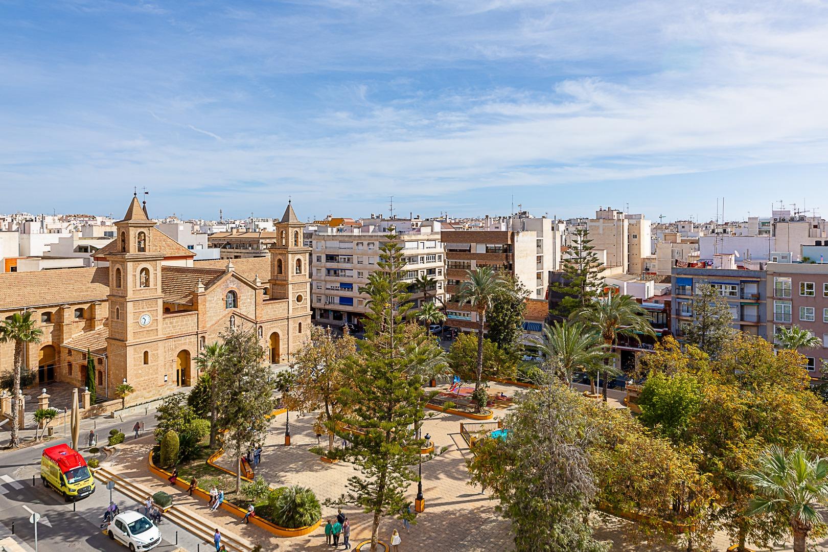 Apartment à Torrevieja, Alicante, Espagne 26 m2 No. 195641