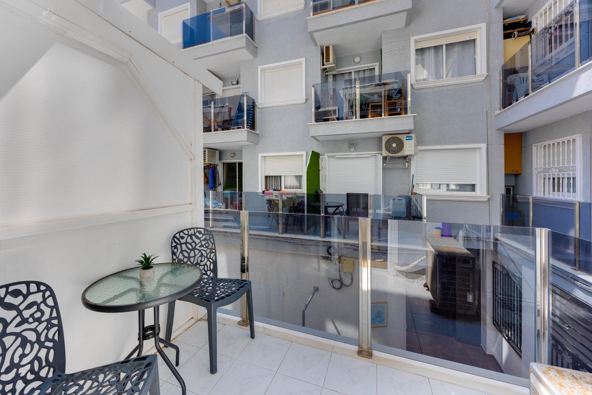 Apartment à Torrevieja, Alicante, Espagne 26 m2 No. 195641