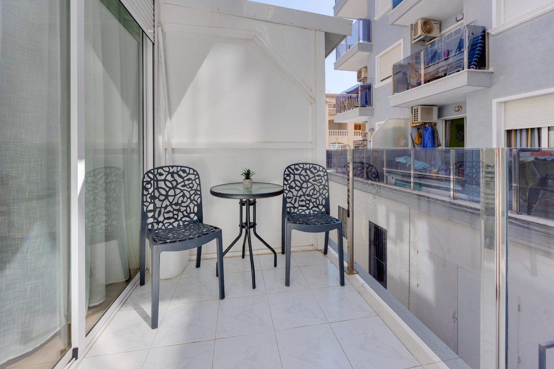 Apartment à Torrevieja, Alicante, Espagne 26 m2 No. 195641