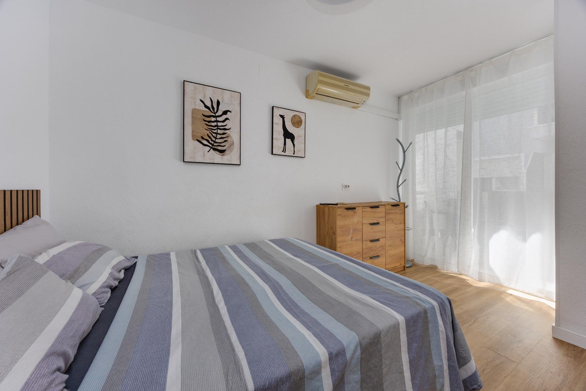 Apartment à Torrevieja, Alicante, Espagne 26 m2 No. 195641