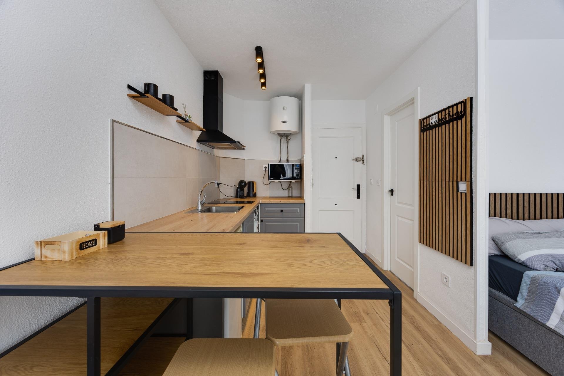Apartment à Torrevieja, Alicante, Espagne 26 m2 No. 195641