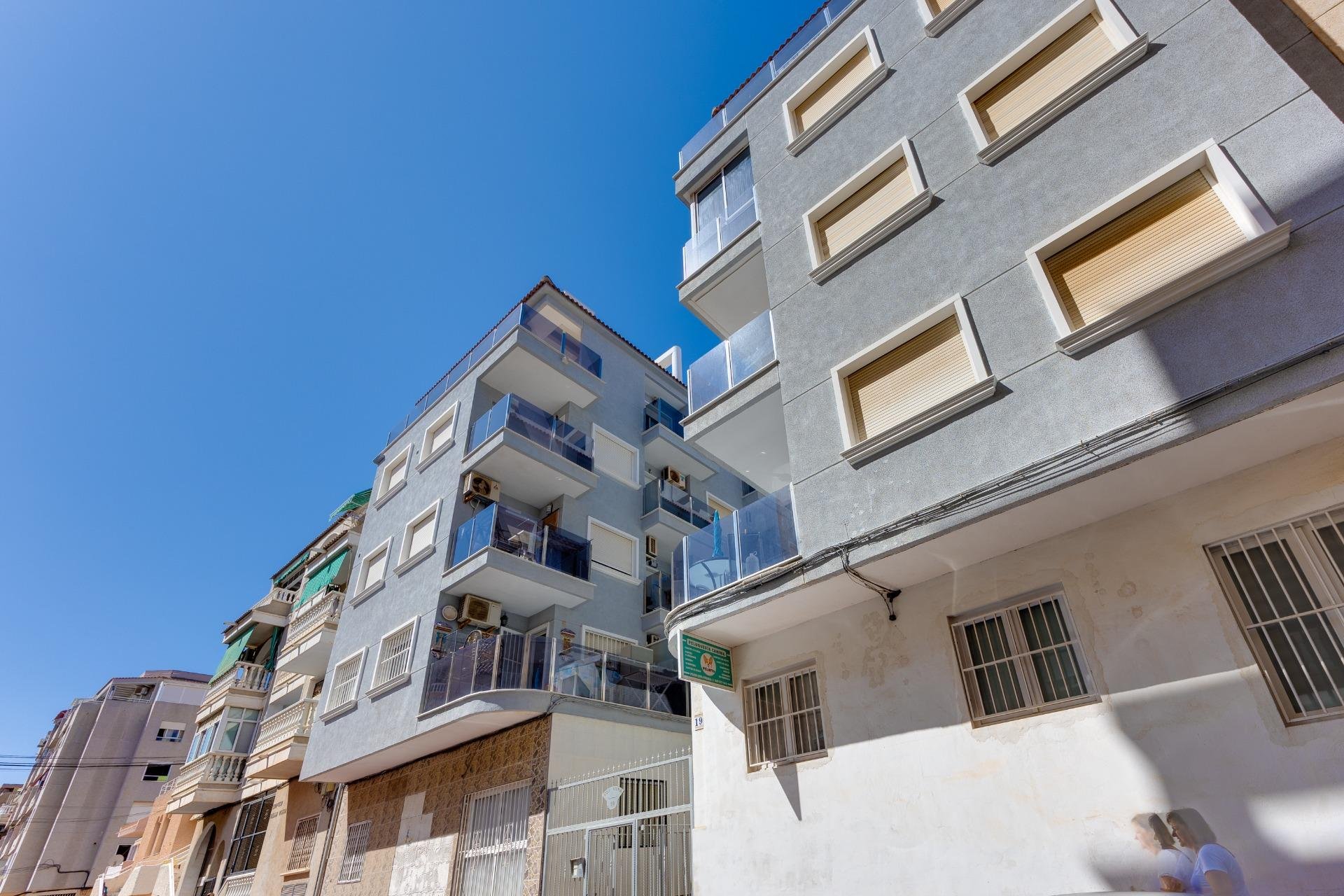 Apartment à Torrevieja, Alicante, Espagne 26 m2 No. 195641