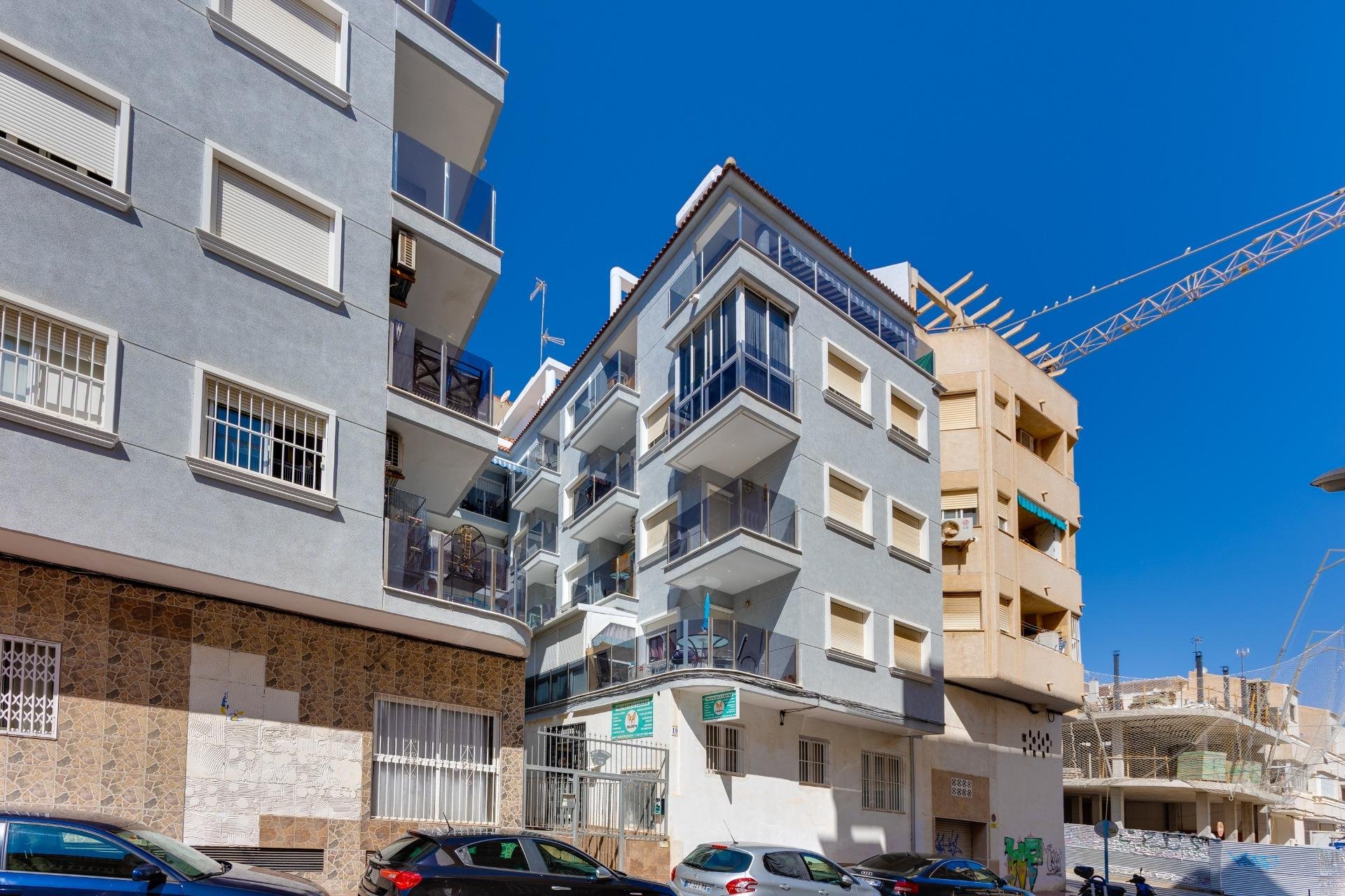 Apartment à Torrevieja, Alicante, Espagne 26 m2 No. 195641
