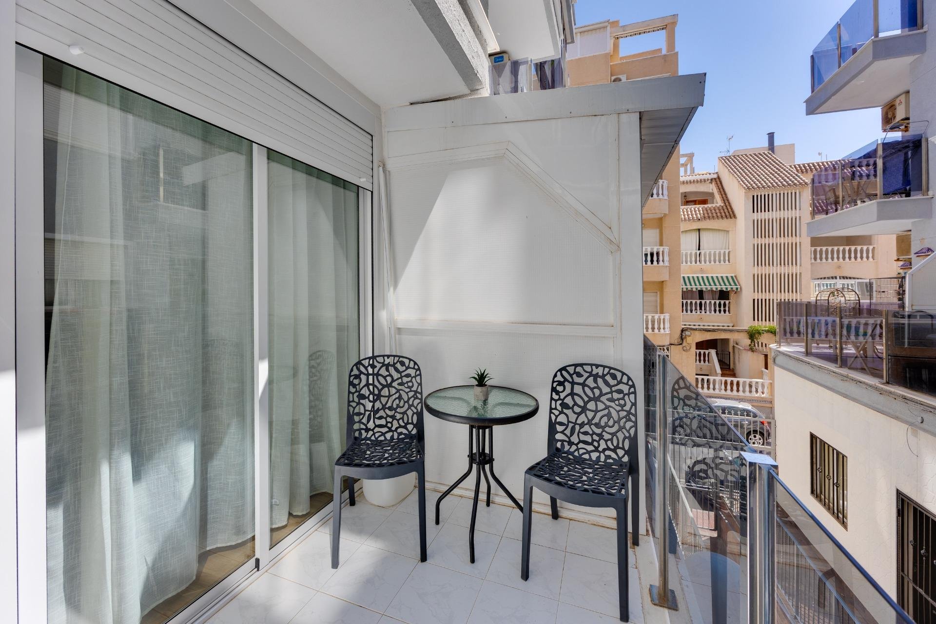 Apartment à Torrevieja, Alicante, Espagne 26 m2 No. 195641