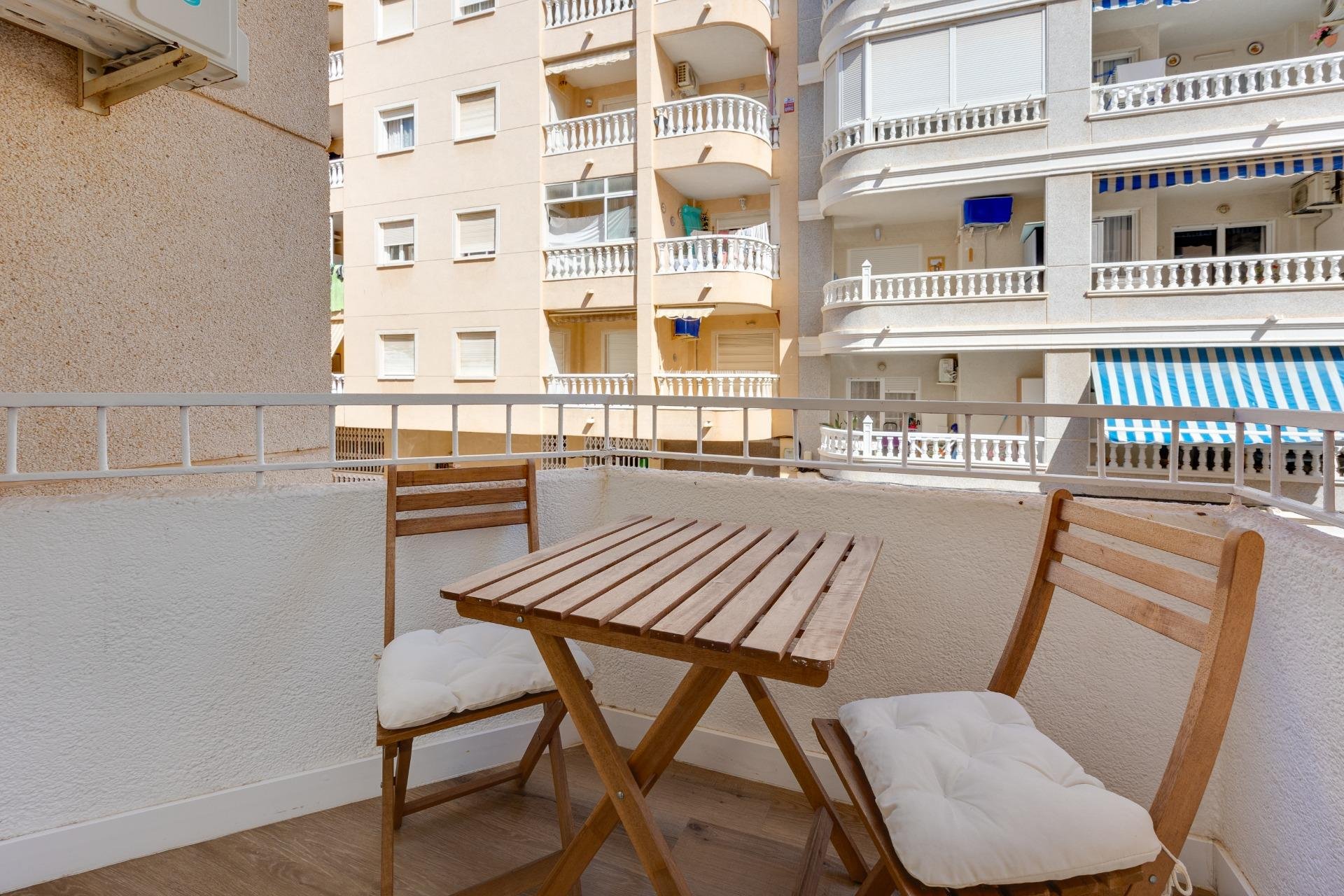 Apartment in Torrevieja, Alicante, Spain 24 sq.m. No. 195642