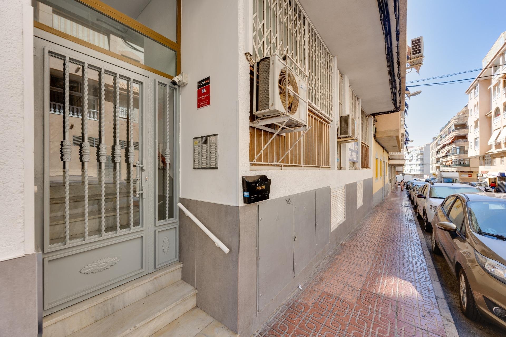 Apartment in Torrevieja, Alicante, Spain 24 sq.m. No. 195642