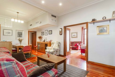 Huoneisto Sevilla, Seville, Espanja 4 makuuhuonetta, 164 m2 No. 119632