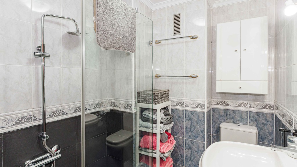 Apartamento en Sevilla, España 4 dormitorios, 164 m2 No. 119632