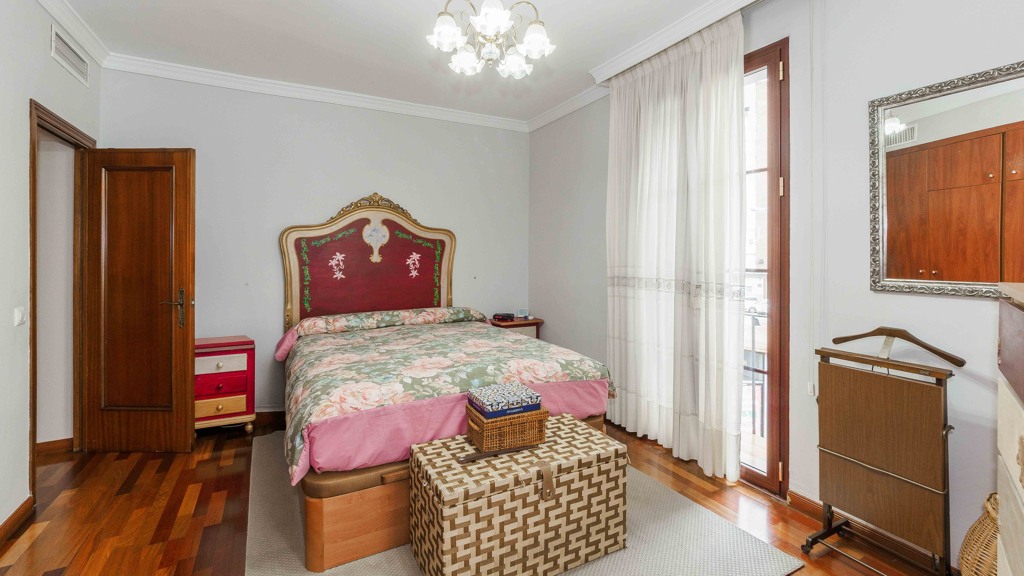 Apartamento en Sevilla, España 4 dormitorios, 164 m2 No. 119632