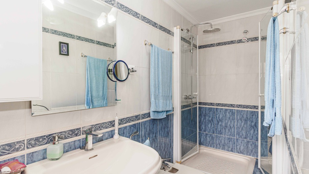Apartamento en Sevilla, España 4 dormitorios, 164 m2 No. 119632