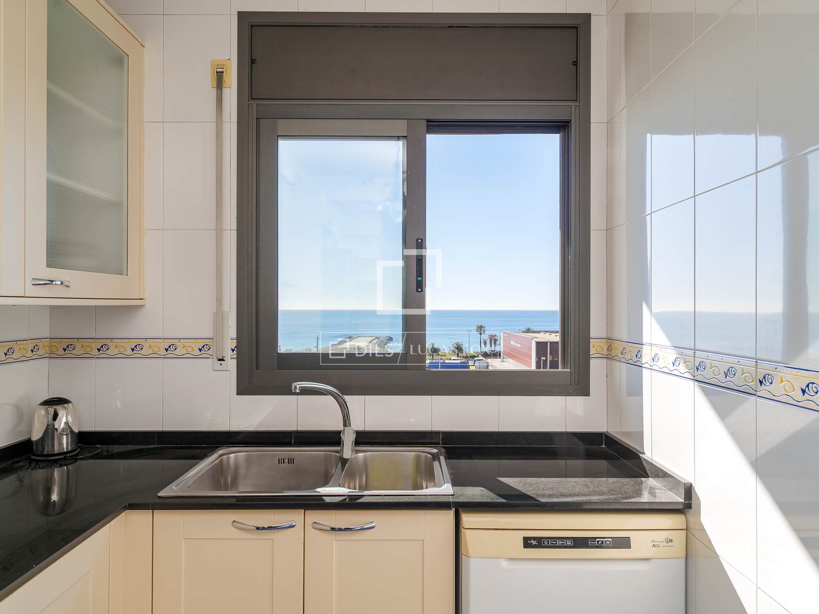 Dzīvoklis Barcelona, Spānijā 4 istabas, 86 m2 Nr. 192863