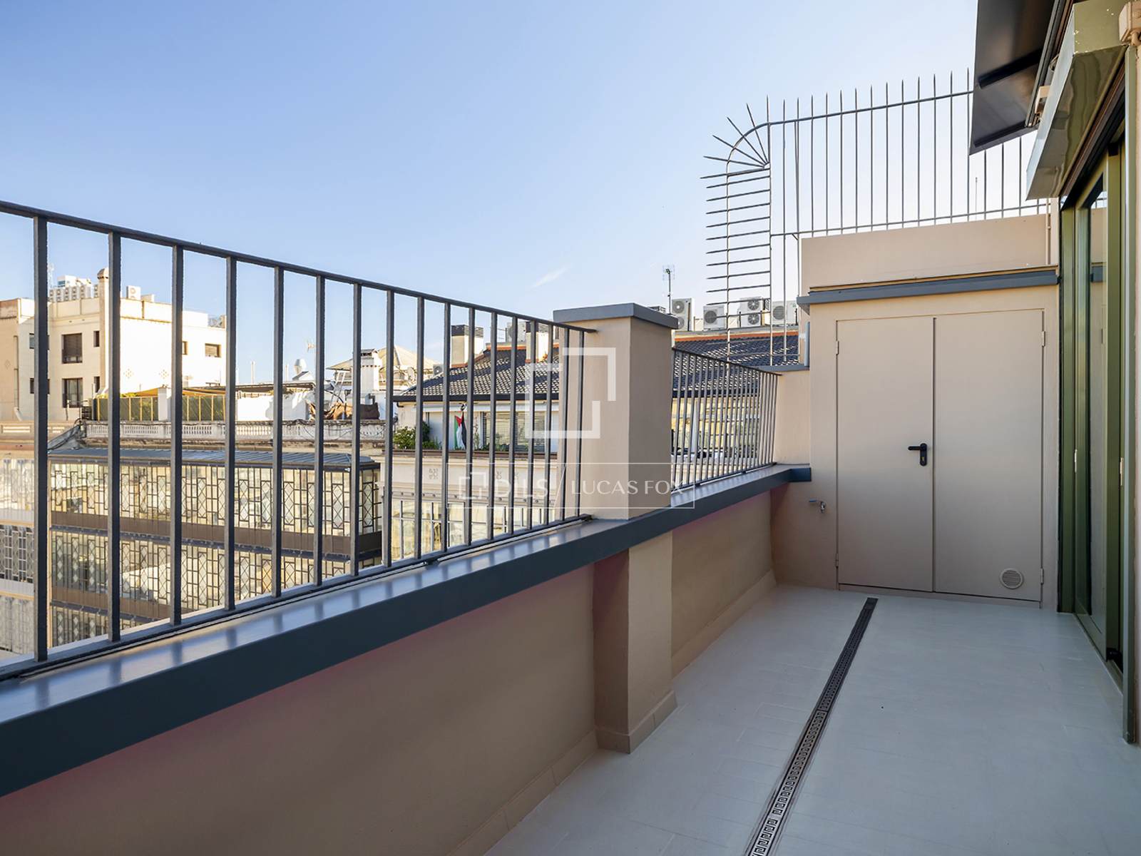 Wohnung in Barcelona, Spanien 2 Schlafzimmer, 150 m2 Nr. 192864