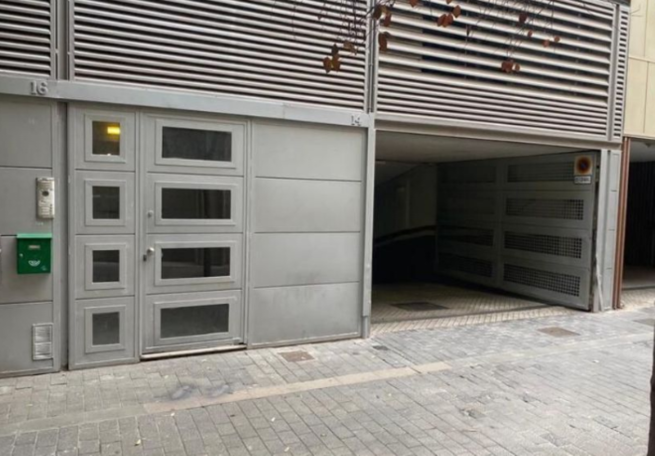 Autotallit Barcelona, Espanja 10 m2 No. 191601