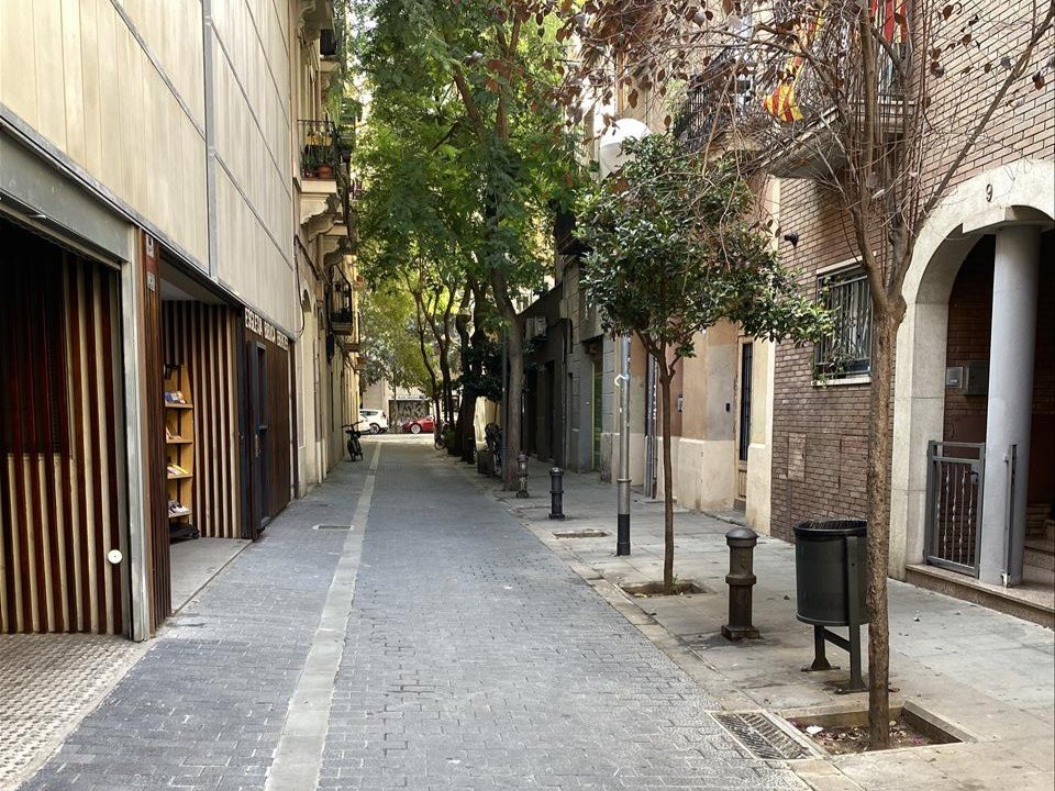 Autotallit Barcelona, Espanja 10 m2 No. 191601