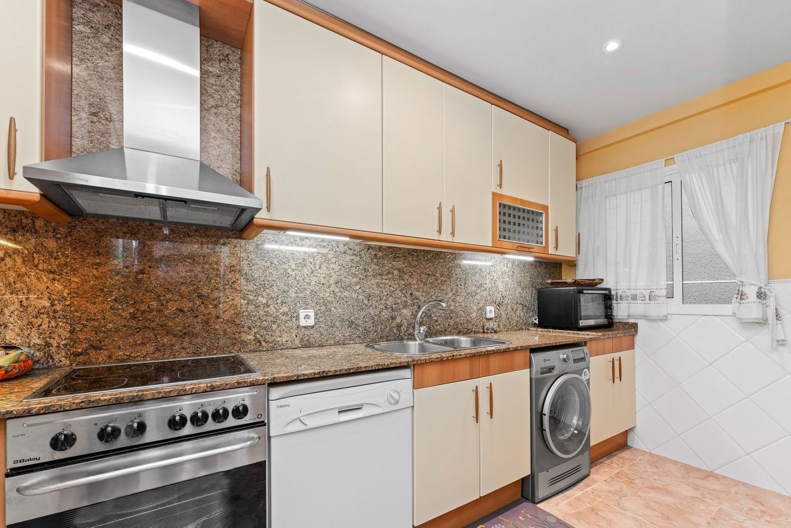 Apartment in Calafell, Tarragona, Spain 3 bedrooms, 123 sq.m. No. 172011