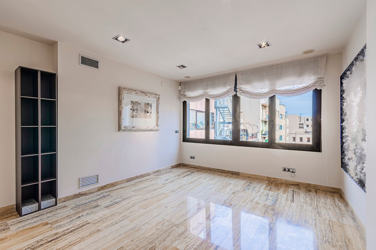 Apartment in Barcelona, Spain 3 bedrooms, 221 sq.m. No. 160772