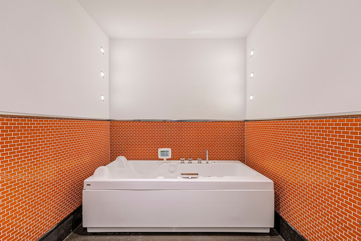 Apartment in Barcelona, Spain 3 bedrooms, 221 sq.m. No. 160772