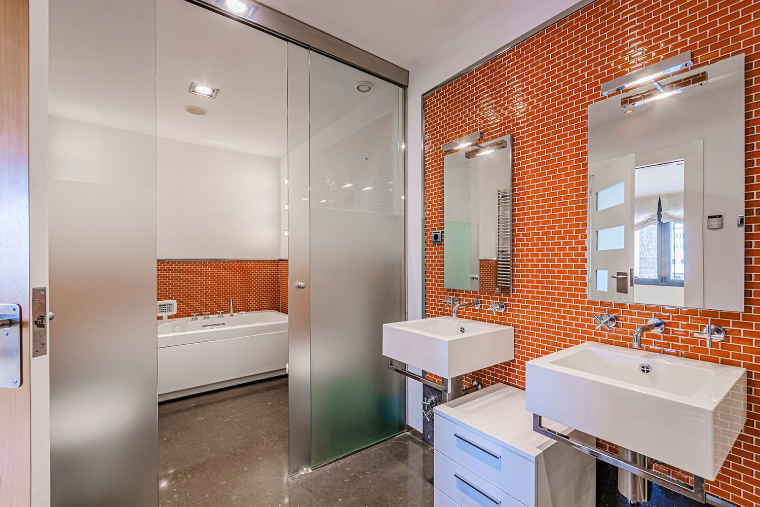 Apartment in Barcelona, Spain 3 bedrooms, 221 sq.m. No. 160772