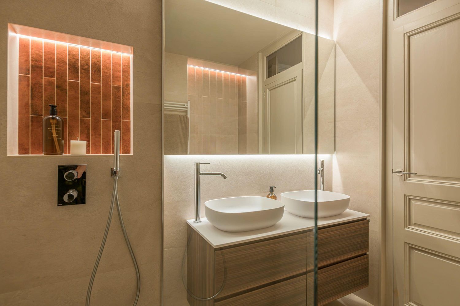 Apartment in Barcelona, Spain 3 bedrooms, 124 sq.m. No. 160770