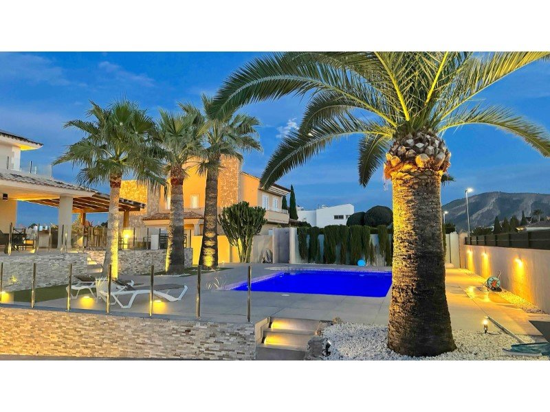 Villa en Albir, Alicante, España 4 dormitorios,  No. 179594