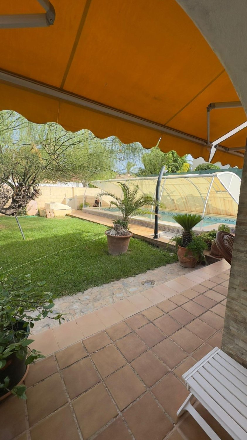 Villa in Punta Prima, Alicante, Spanien 4 Schlafzimmer, 360 m2 Nr. 179591