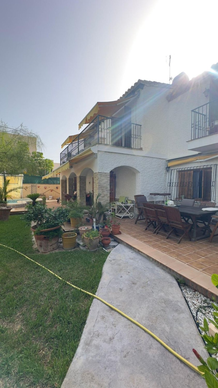Villa in Punta Prima, Alicante, Spanien 4 Schlafzimmer, 360 m2 Nr. 179591