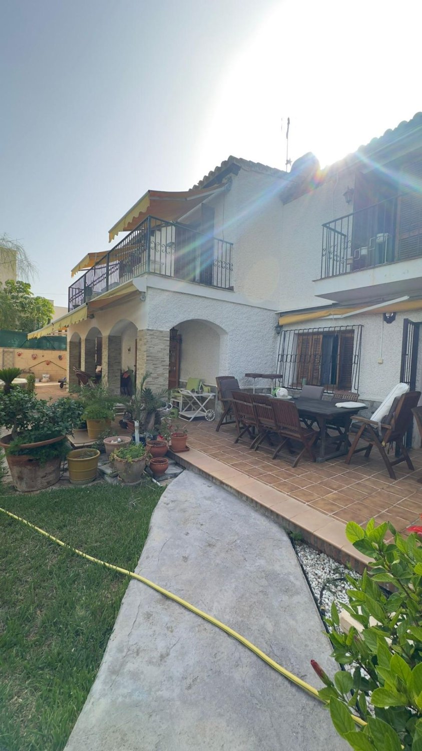 Villa in Punta Prima, Alicante, Spanien 4 Schlafzimmer, 360 m2 Nr. 179591