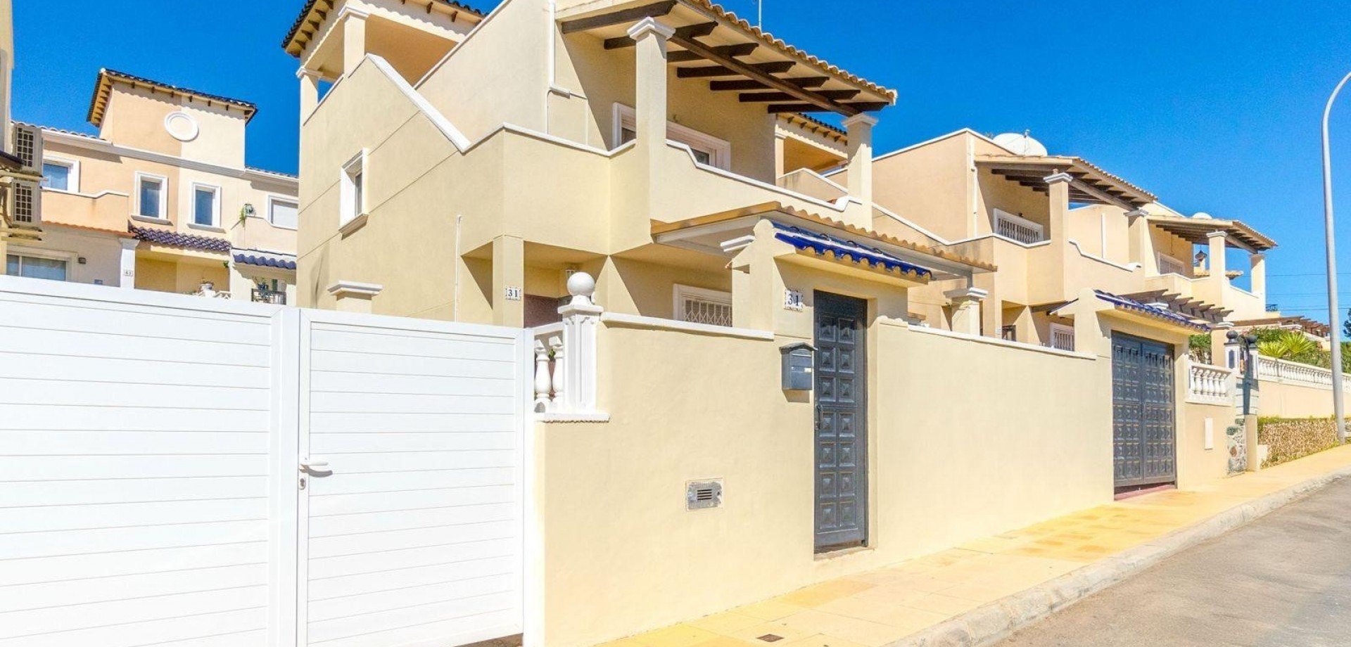 Villa in Alicante, Spanien 3 Schlafzimmer, 120 m2 Nr. 179589