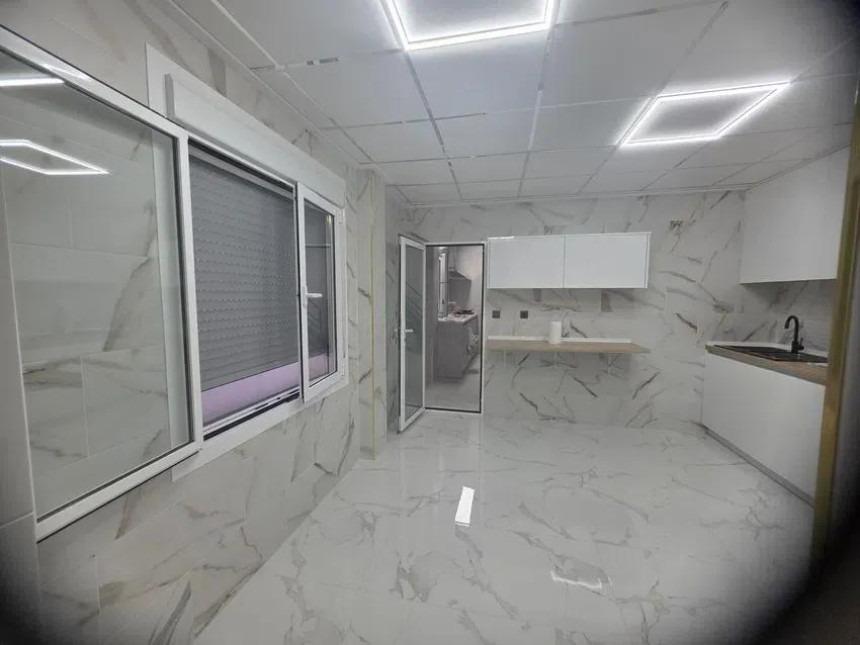 Appartamento a Almoradi, Alicante, Spagna 3 camere da letto, 360 mq. N° 184209