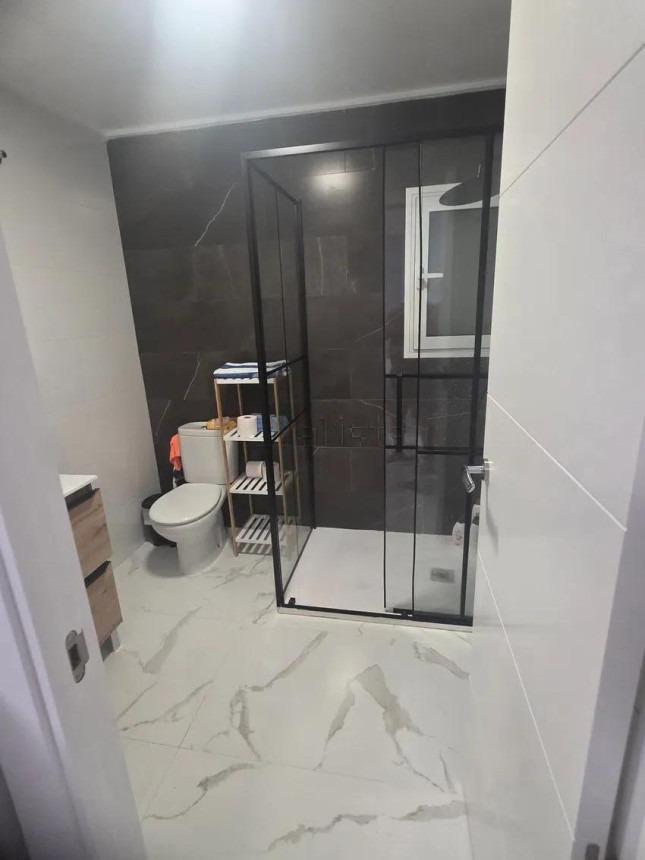 Appartamento a Almoradi, Alicante, Spagna 3 camere da letto, 360 mq. N° 184209