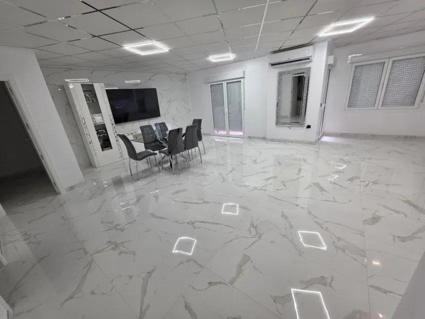 Appartamento a Almoradi, Alicante, Spagna 3 camere da letto, 360 mq. N° 184209