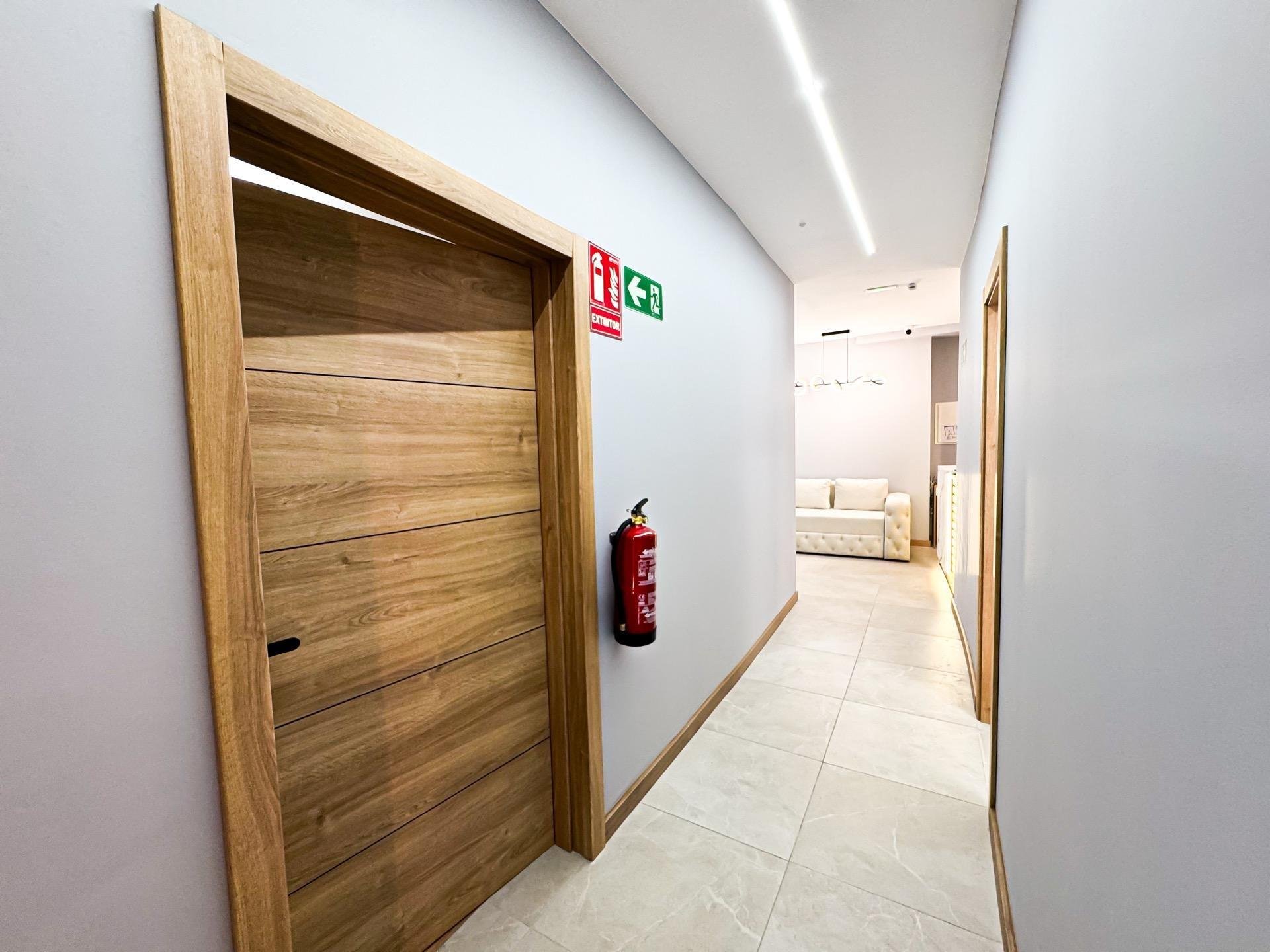Hotelli Torrevieja, Alicante, Espanja 12 makuuhuonetta, 350 m2 No. 190575