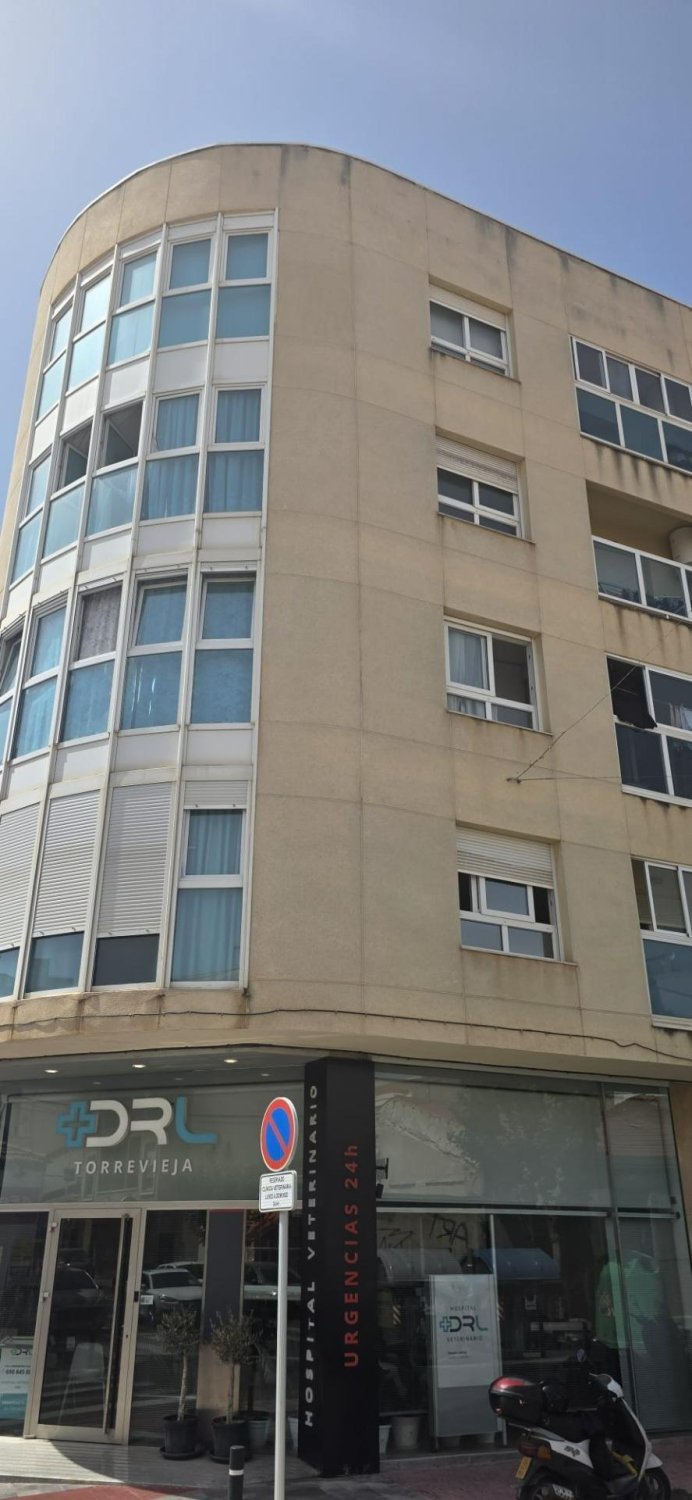 Apartamento en Torrevieja, Alicante, España 3 dormitorios, 67 m2 No. 190572