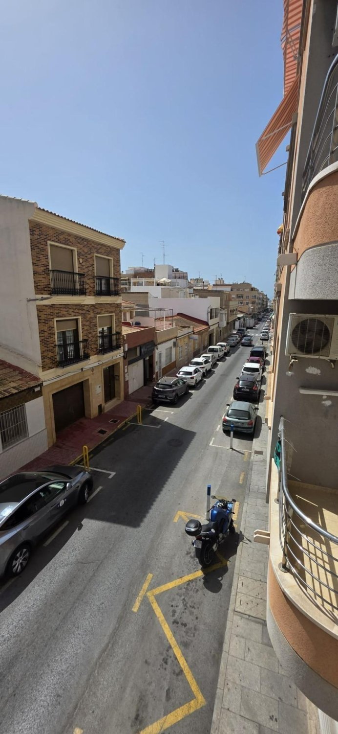 Apartamento en Torrevieja, Alicante, España 3 dormitorios, 67 m2 No. 190572