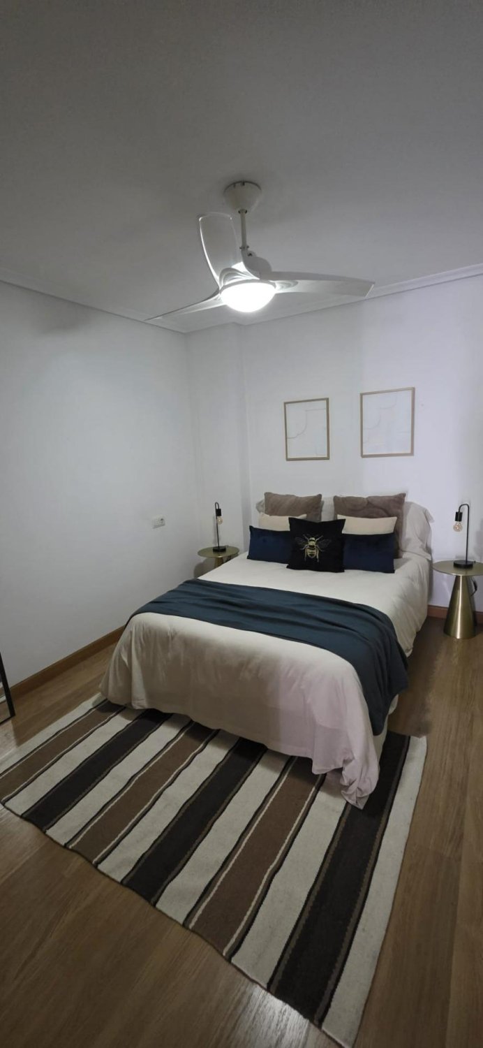 Apartamento en Torrevieja, Alicante, España 3 dormitorios, 67 m2 No. 190572