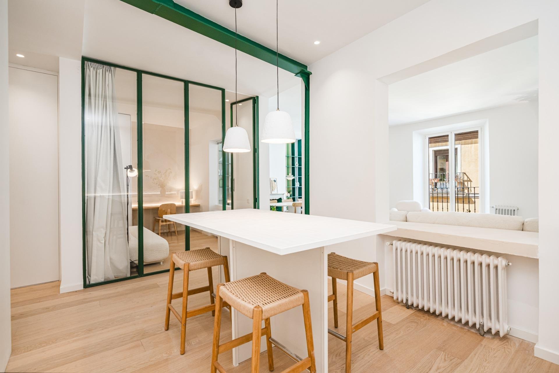 Huoneisto Madrid, Espanja 4 makuuhuonetta, 176 m2 No. 178093