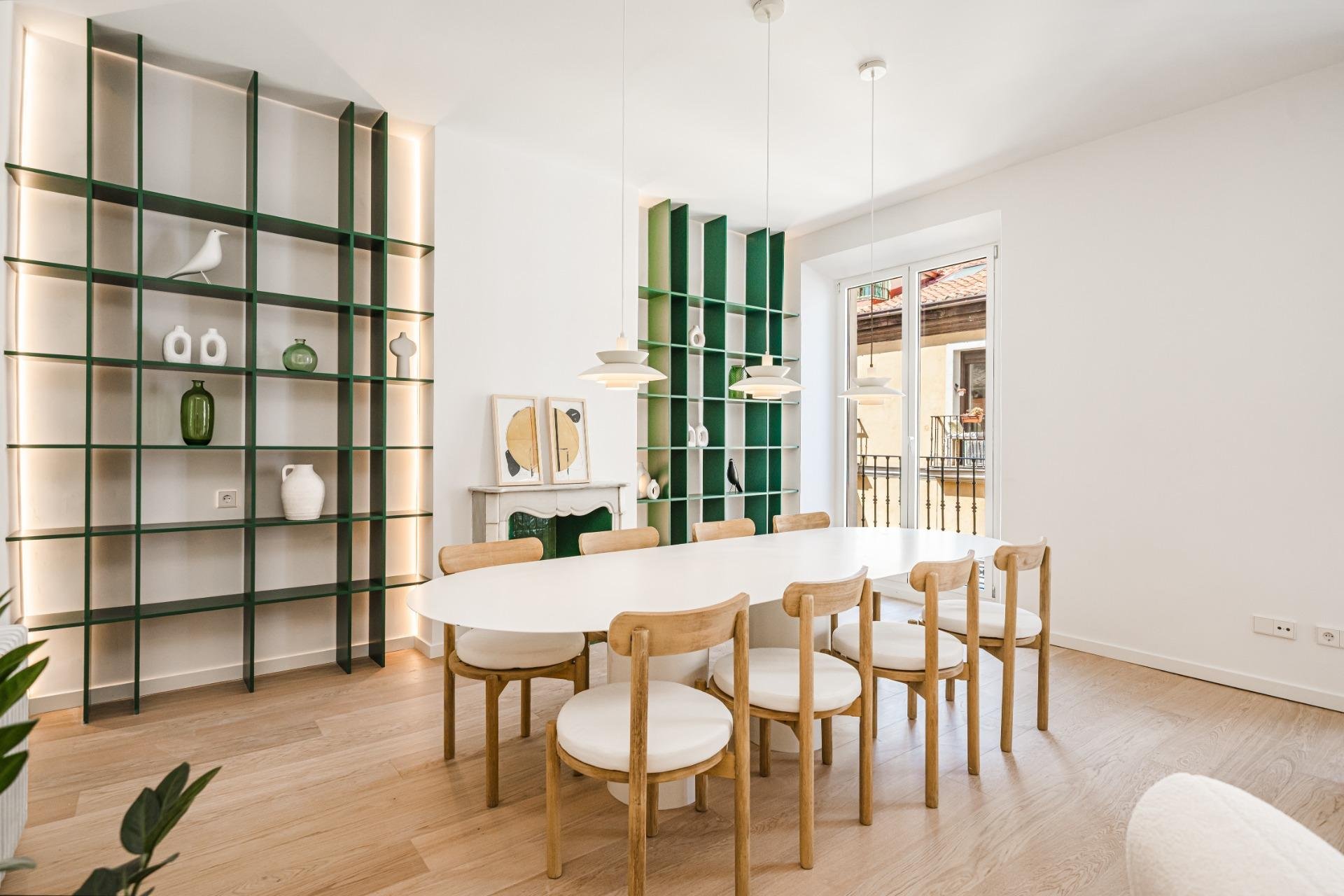 Huoneisto Madrid, Espanja 4 makuuhuonetta, 176 m2 No. 178093
