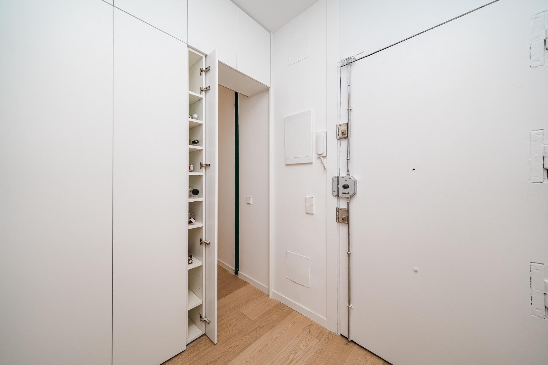 Huoneisto Madrid, Espanja 4 makuuhuonetta, 176 m2 No. 178093