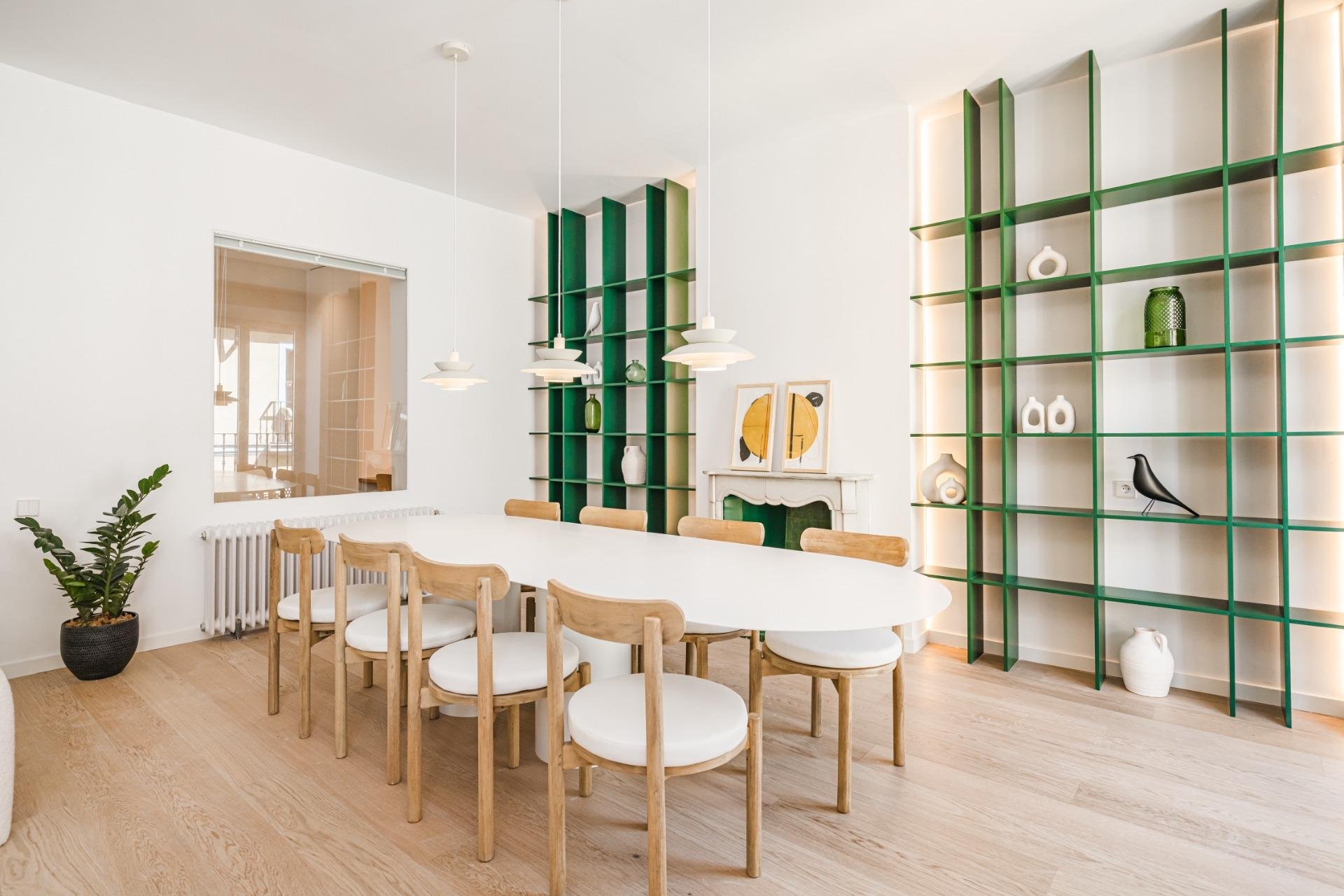 Huoneisto Madrid, Espanja 4 makuuhuonetta, 176 m2 No. 178093