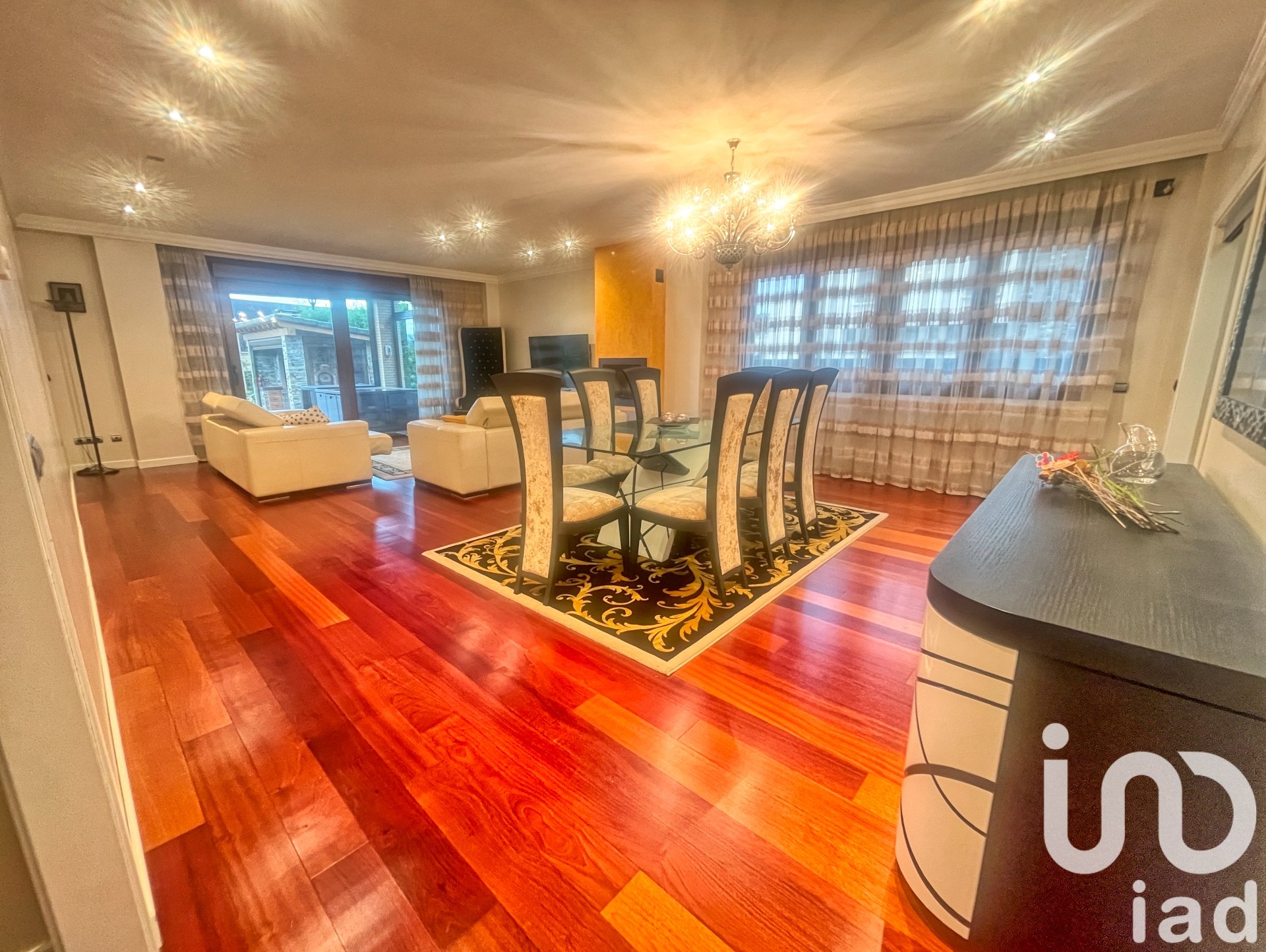 Apartament w Aviles, Asturias, Hiszpania 4 sypialnie, 550 mkw. nr 153600