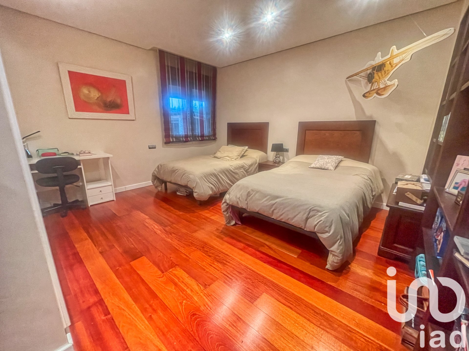 Apartament w Aviles, Asturias, Hiszpania 4 sypialnie, 550 mkw. nr 153600