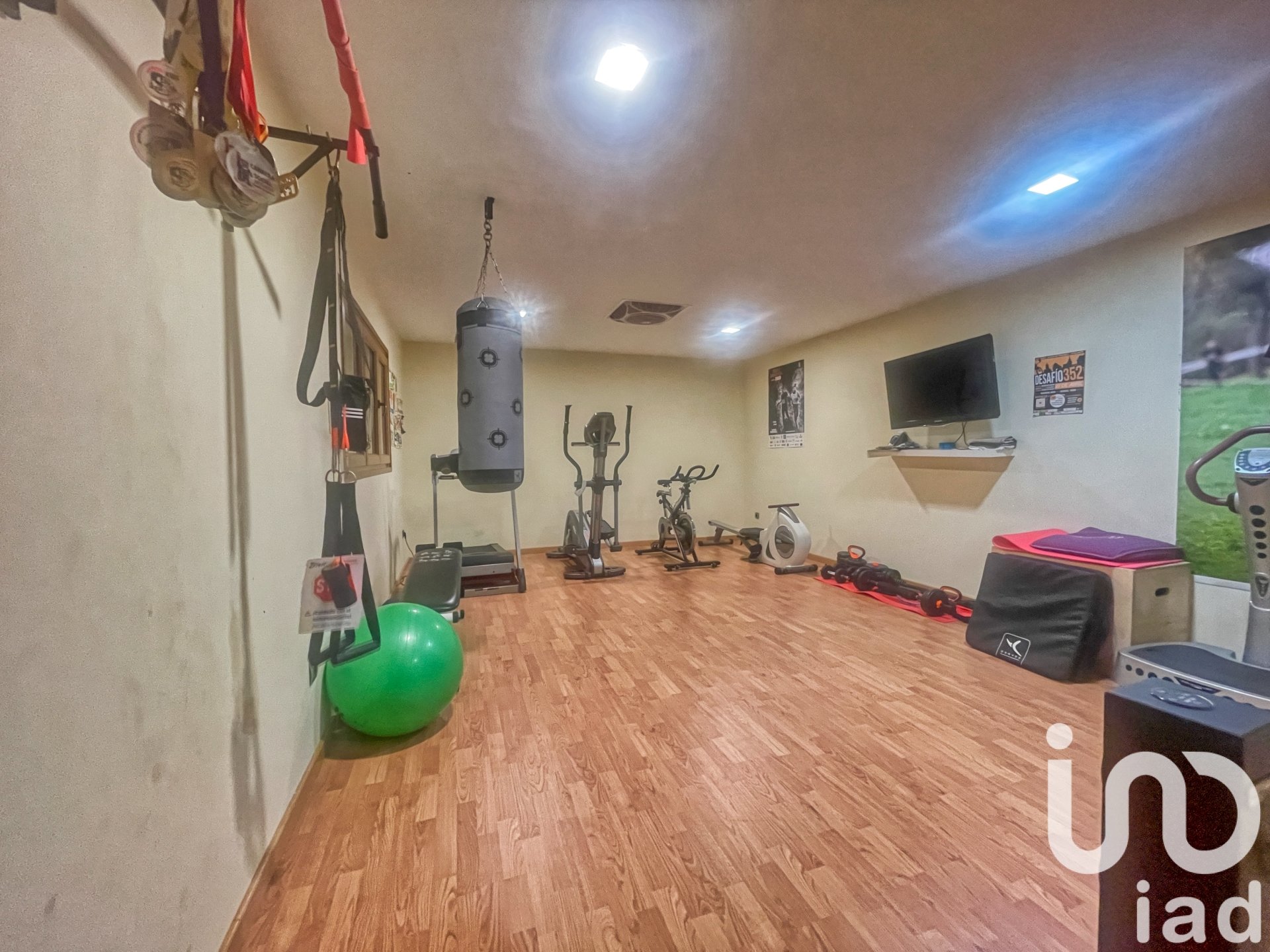 Apartament w Aviles, Asturias, Hiszpania 4 sypialnie, 550 mkw. nr 153600