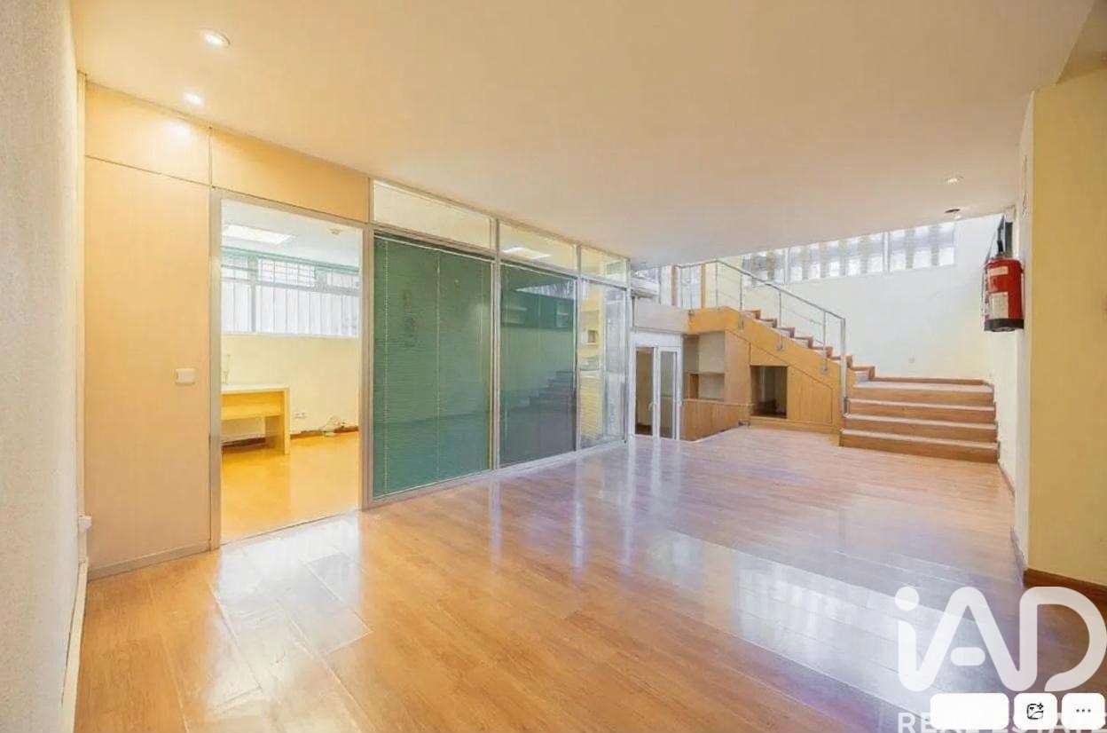 Propiedad comercial en Madrid, España 231 m2 No. 187633