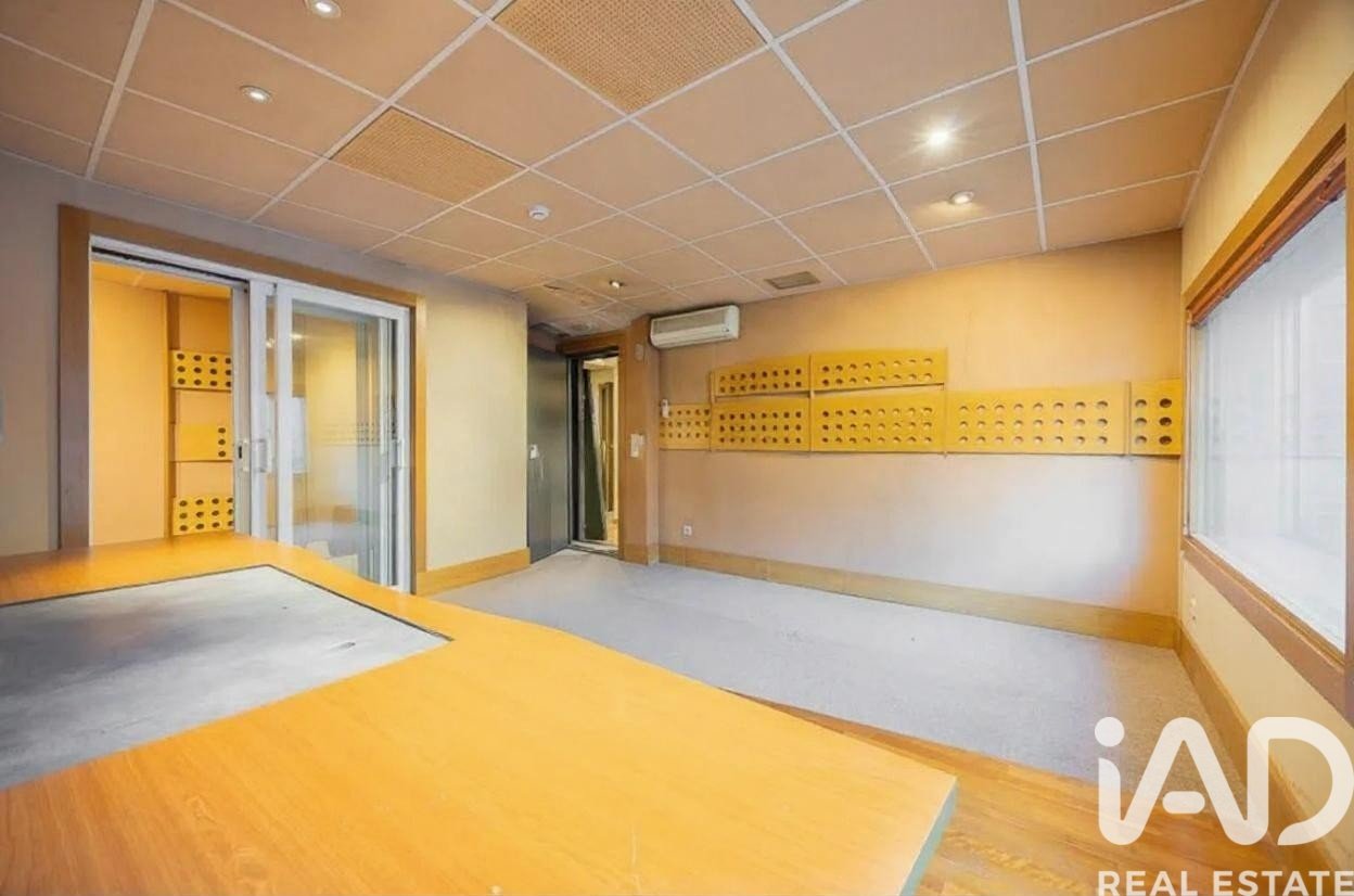 Propiedad comercial en Madrid, España 231 m2 No. 187633