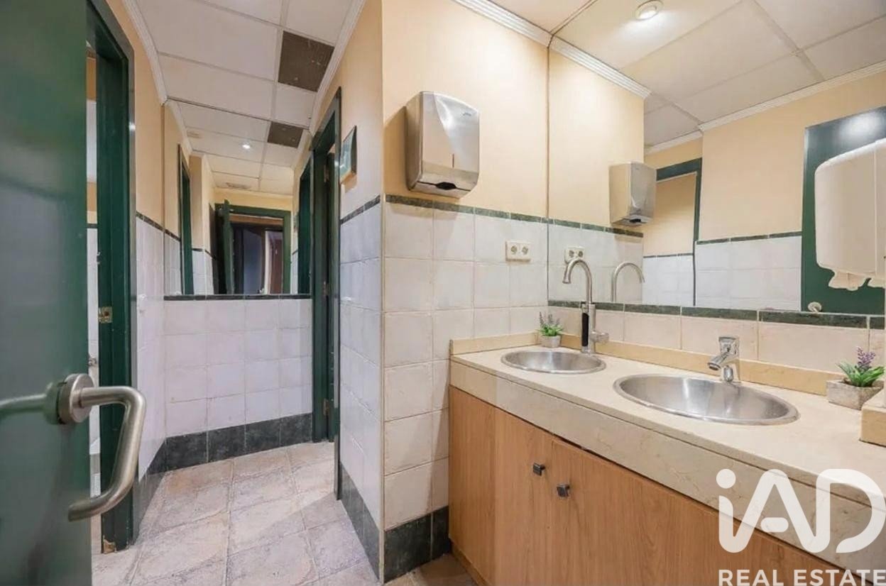 Propiedad comercial en Madrid, España 231 m2 No. 187633