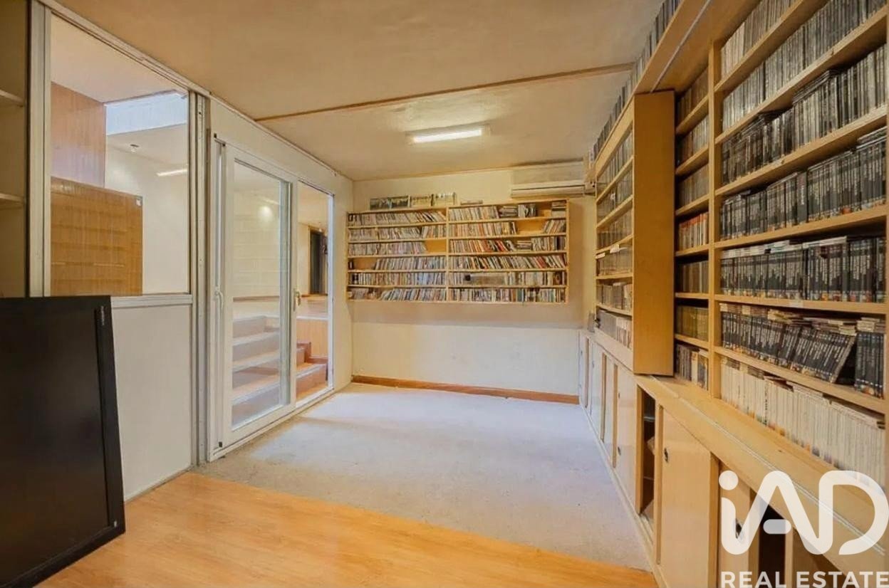 Propiedad comercial en Madrid, España 231 m2 No. 187633